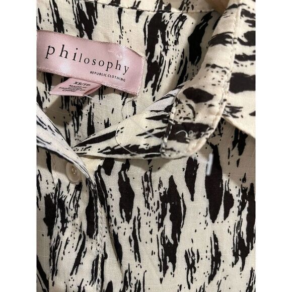 Philosophy Shirt Womans XS Button Up Blouse Top Tan Black Animal Print NEW - Picture 9 of 11